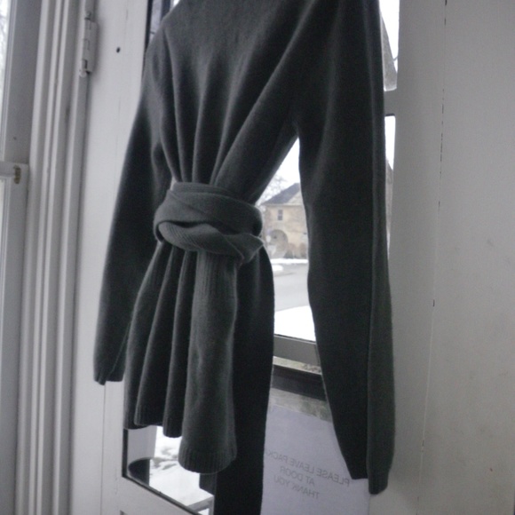 Women's or Girl's Cashmere Tunic - Picture 4 of 9
